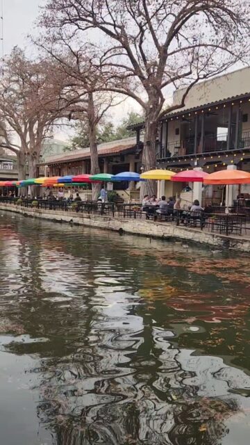 Exploring the San Antonio Riverwalk #roadtrip #texas #river #walk #travel